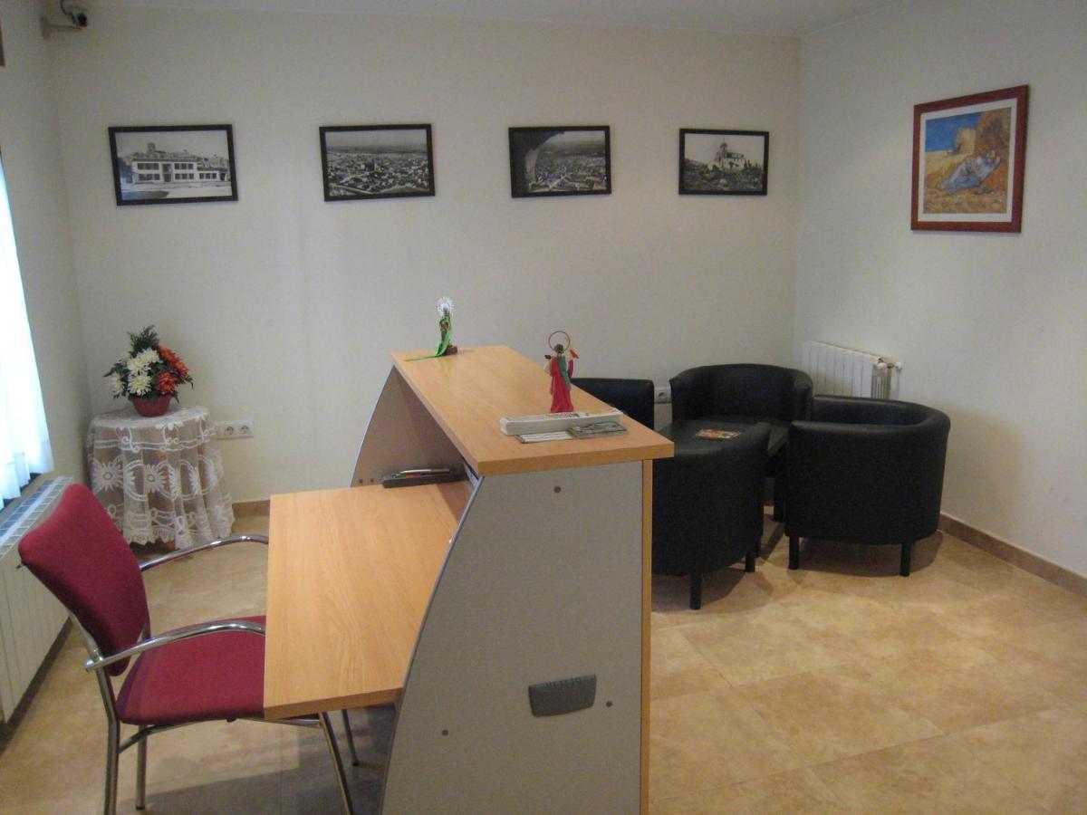 Hostal Alfajarin El Burgo de Ebro Bagian luar foto